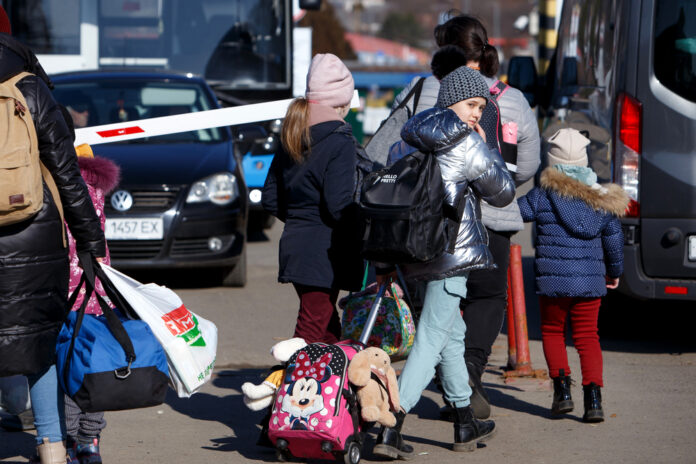 ukrainian-children-fleeing-the-war