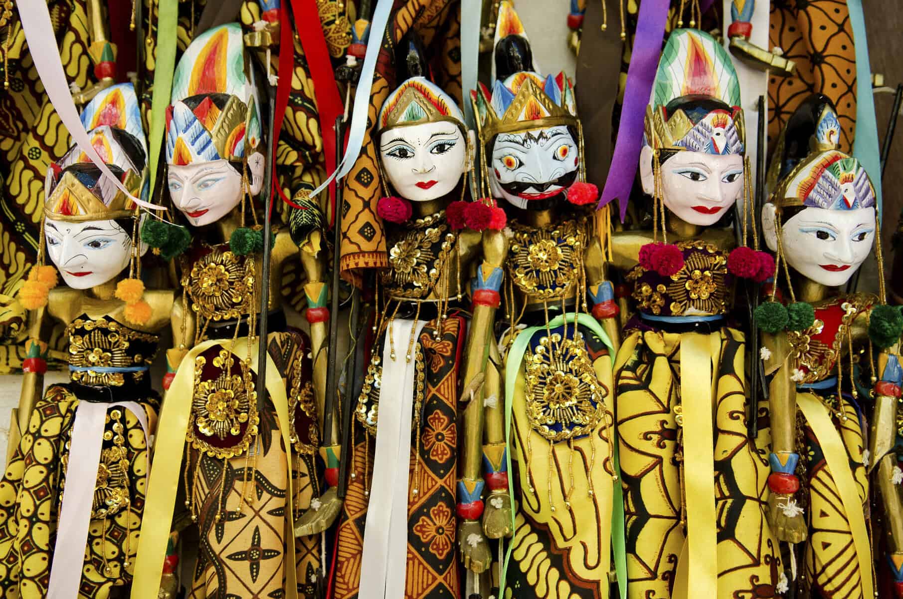 picture-of-traditional-indonesian-puppets