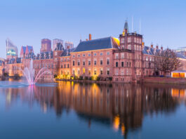 Image-of-Dutch-parliament-in-The-Hague-at-sundawn