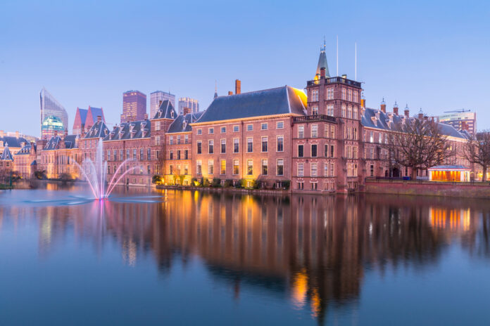 Image-of-Dutch-parliament-in-The-Hague-at-sundawn