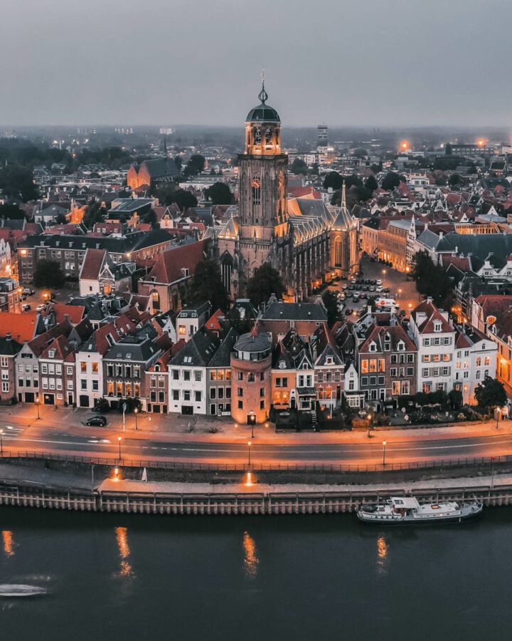 deventer-cathedral-at-night-fall-netherlands