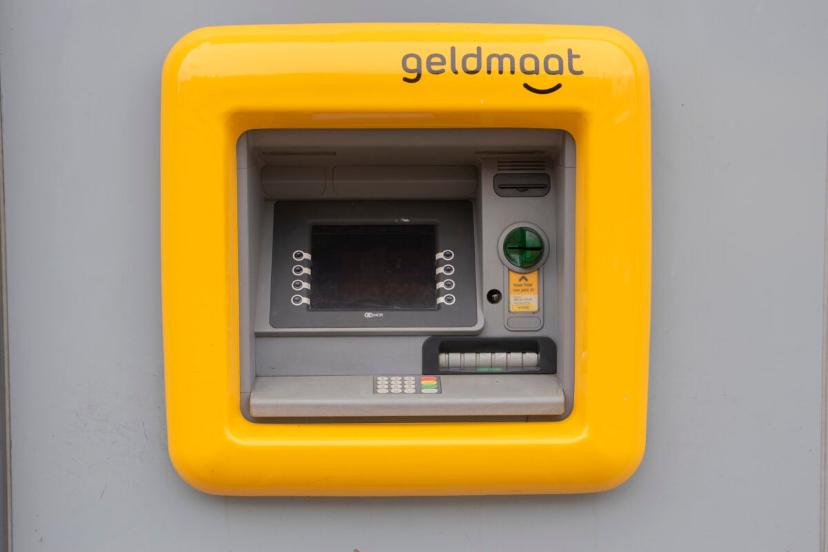 hundreds-of-dutch-atms-close-permanently-what-does-this-mean