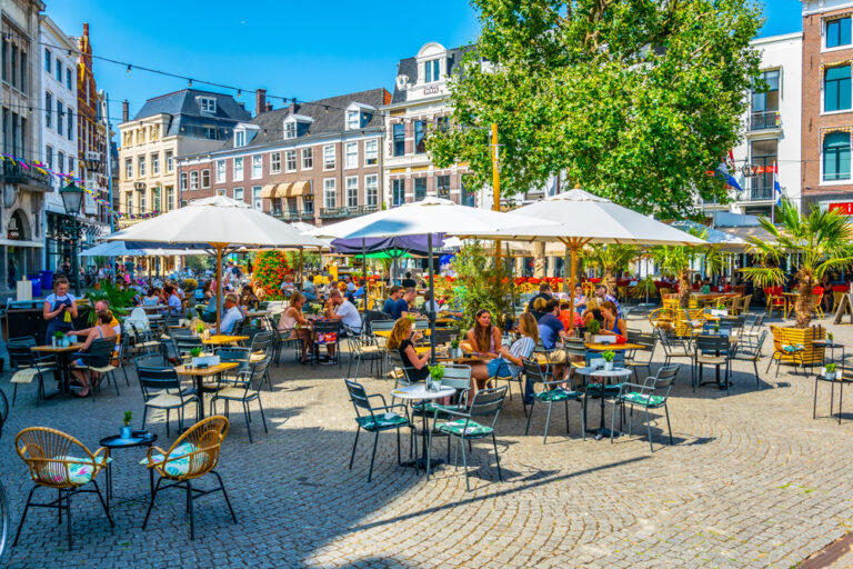 Terrasje time! Lots of sun and warm weather on its way to the lowlands