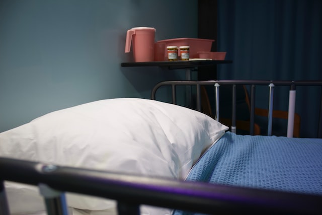 dutch-hospital-bed