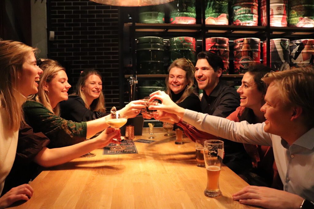 people-using-the-beer-tap-at-freddys-in-leiden