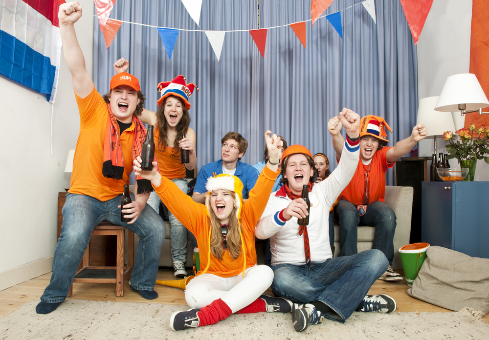 dutch-people-cheering-at-no-internationals-in-dutch-housing