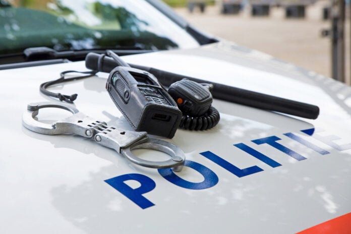 picture-of-police-equipment-on-dutch-police-car