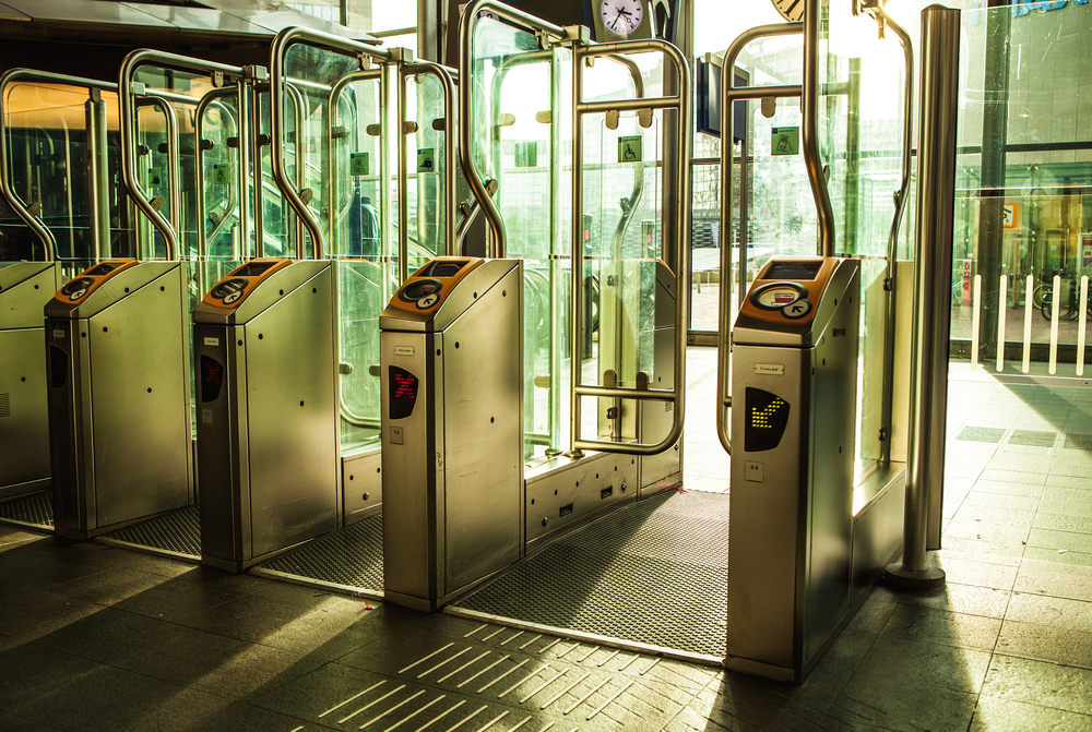 picture-of-a-dutch-railway-station-entry-card-swiping