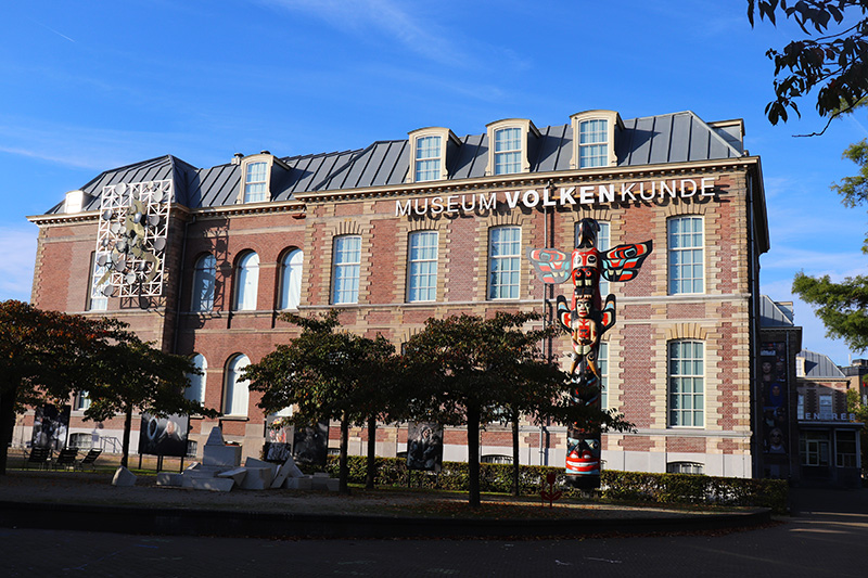 A huge totem pole greets visitors entering the Museum Volkenkunde in the Singelpark