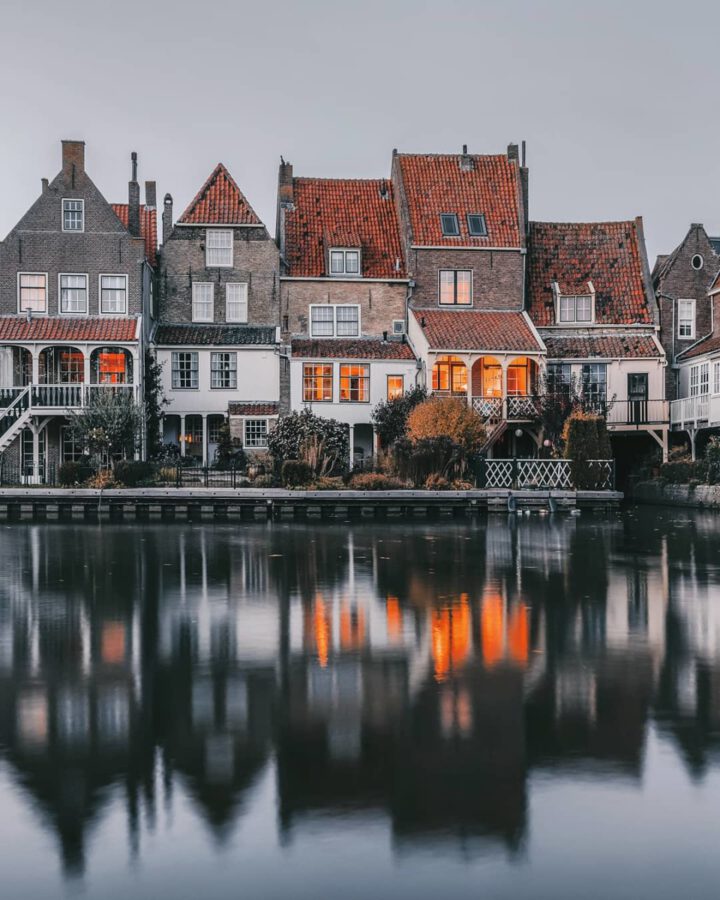 row-of-dutch-houses-eekhuizen-netherlands