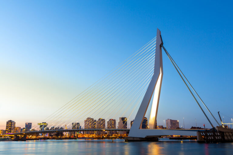 Dutch support: Erasmus Bridge to be lit in colours of the Ukrainian flag