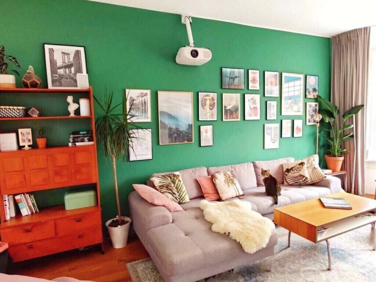 Pimping your Dutch apartment: creating a gallery wall