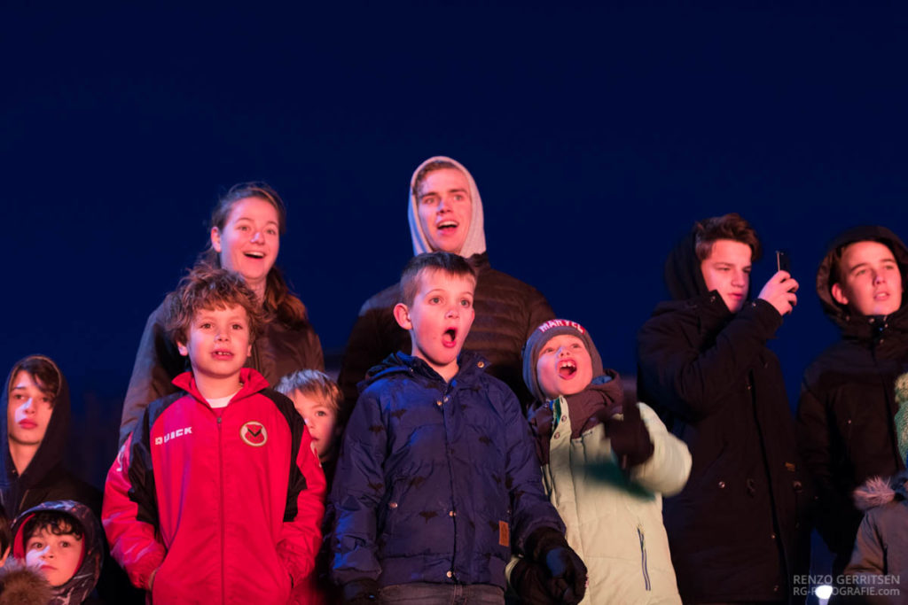 Kids-excited-to-see-the-bonfire