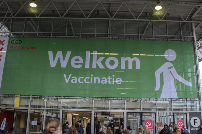 picture-of-GGD-sign-at-vaccine centre-Amsterdam