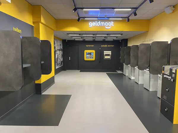New-geldmaat-ATM-store-pin-winkel-in-the-Netherlands