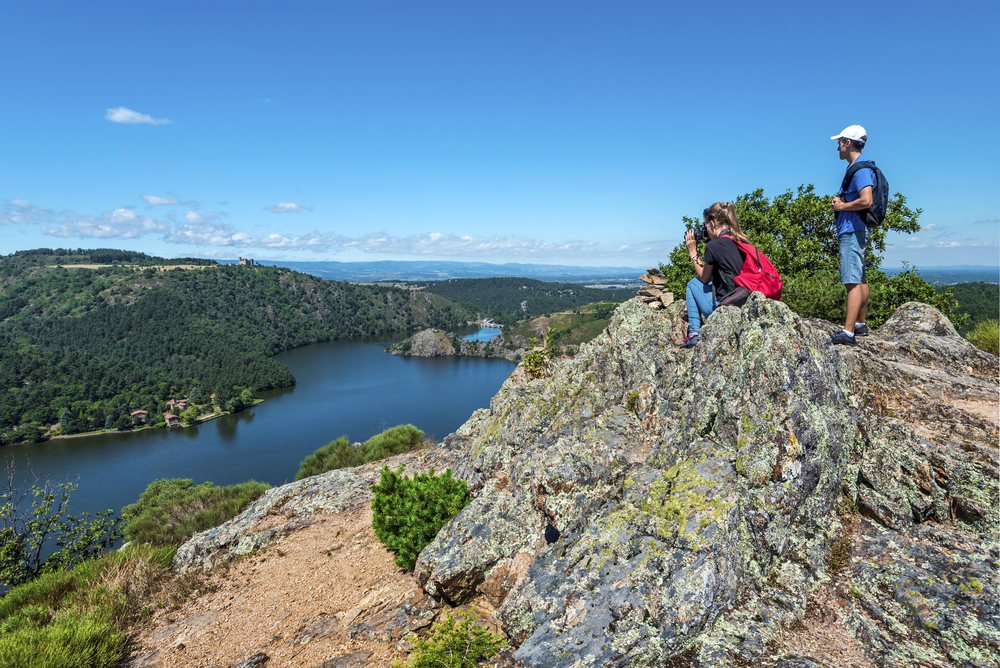 Kids-enjoying-gorges-de-la-loire