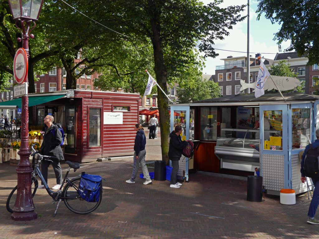 Picture-of-food-stall-at-Haarlemmerplein-Farmers-Market