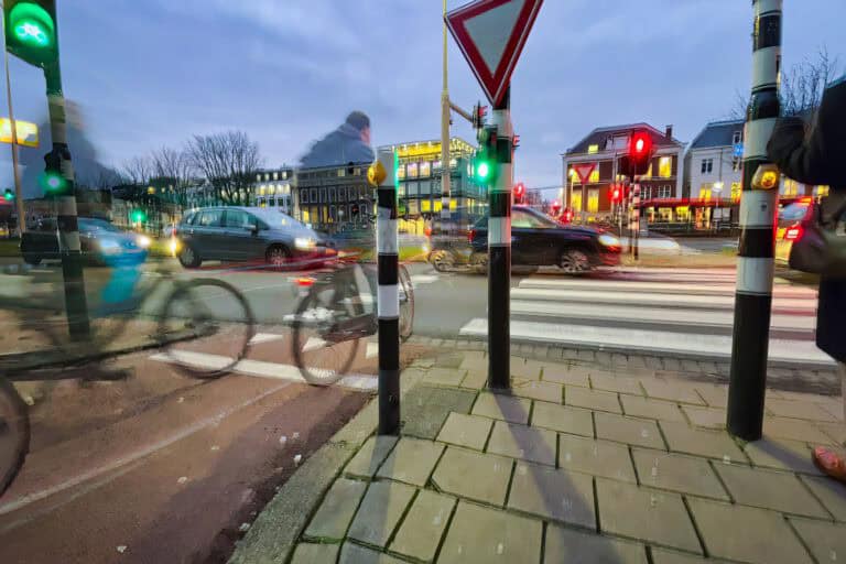 These Dutch cities are testing a controversial 20 km/h limit on cycle paths