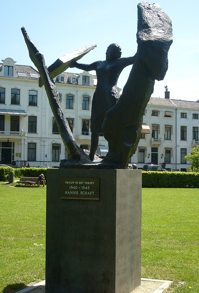 Image-of-bronze-hannie-schaft-statue