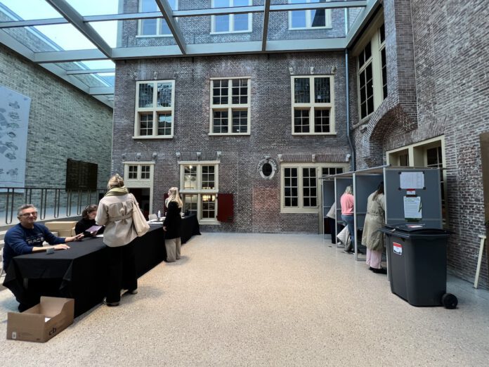 photo-of-inside-of-voting-station-Netherlands-general-election-2023