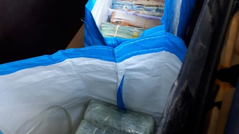 10 kilos of cocaine and 800,000 euros cash found in van in Breda