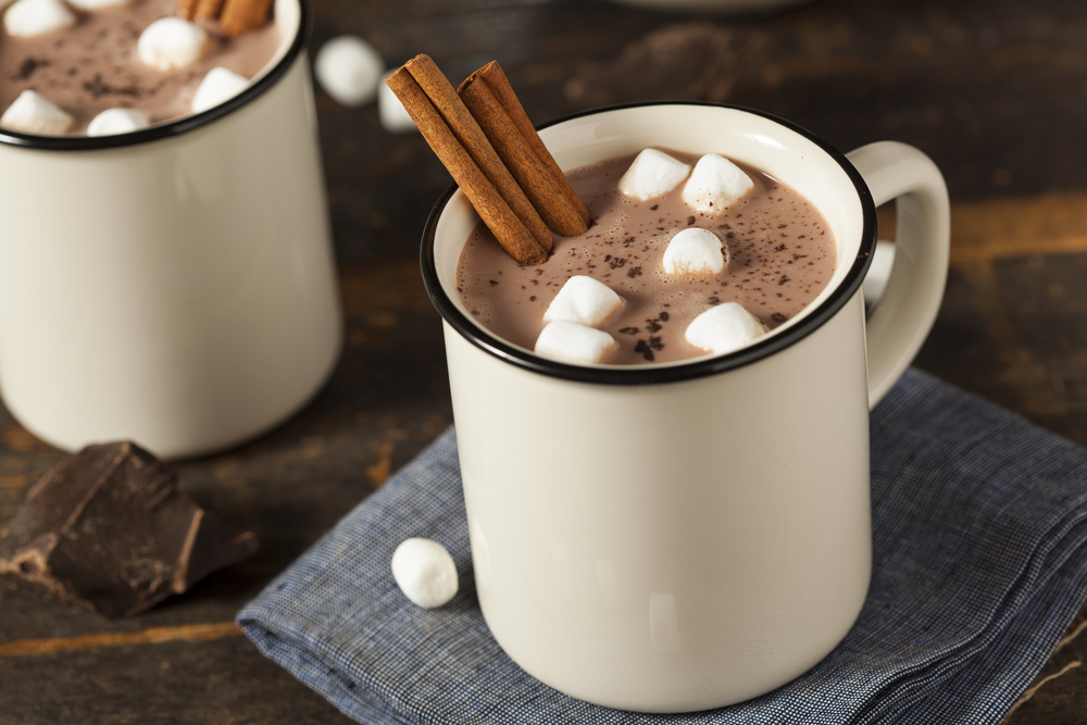 two-mugs-of-hot-chocolate-with-marshmellows-winter