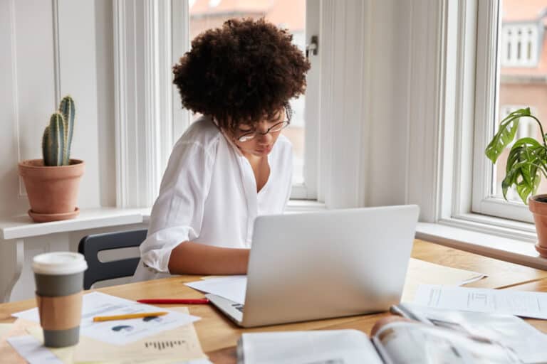 How to read your Dutch employment contract: the easy guide