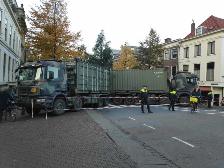 The Hague locked down by the army, traffic jams all around: farmers are protesting once again
