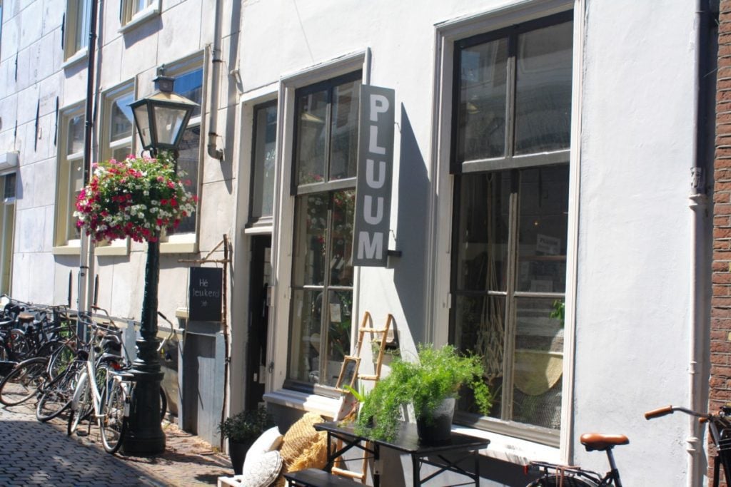 Photo-of-shop-in-Leiden