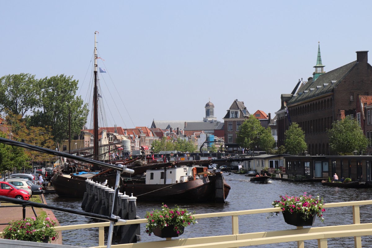 scenic-view-of-Leiden-canal-with-boats