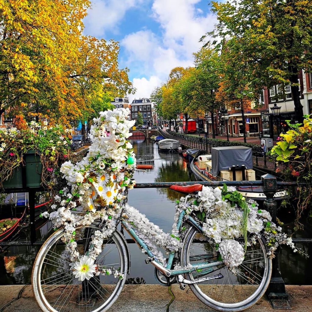 amsterdam tourist bike