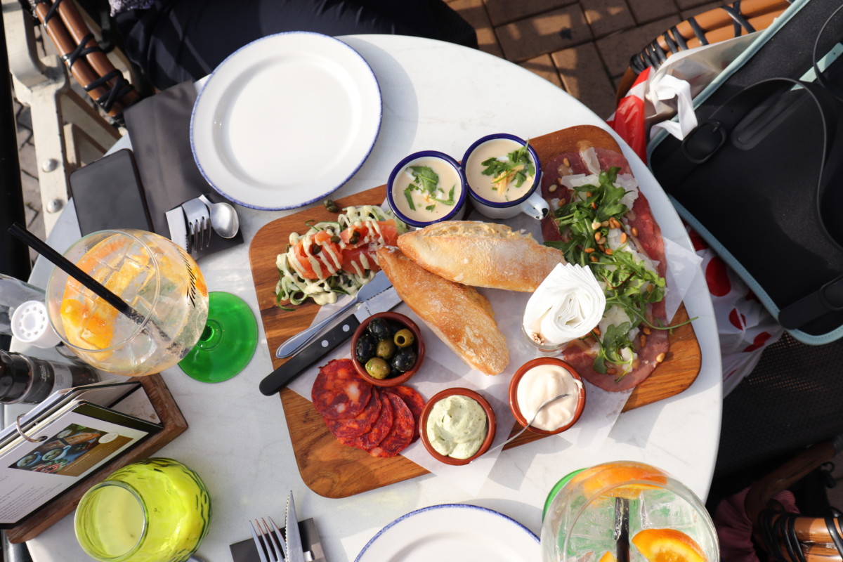 Photo-of-food-in-restaurant-Leiden