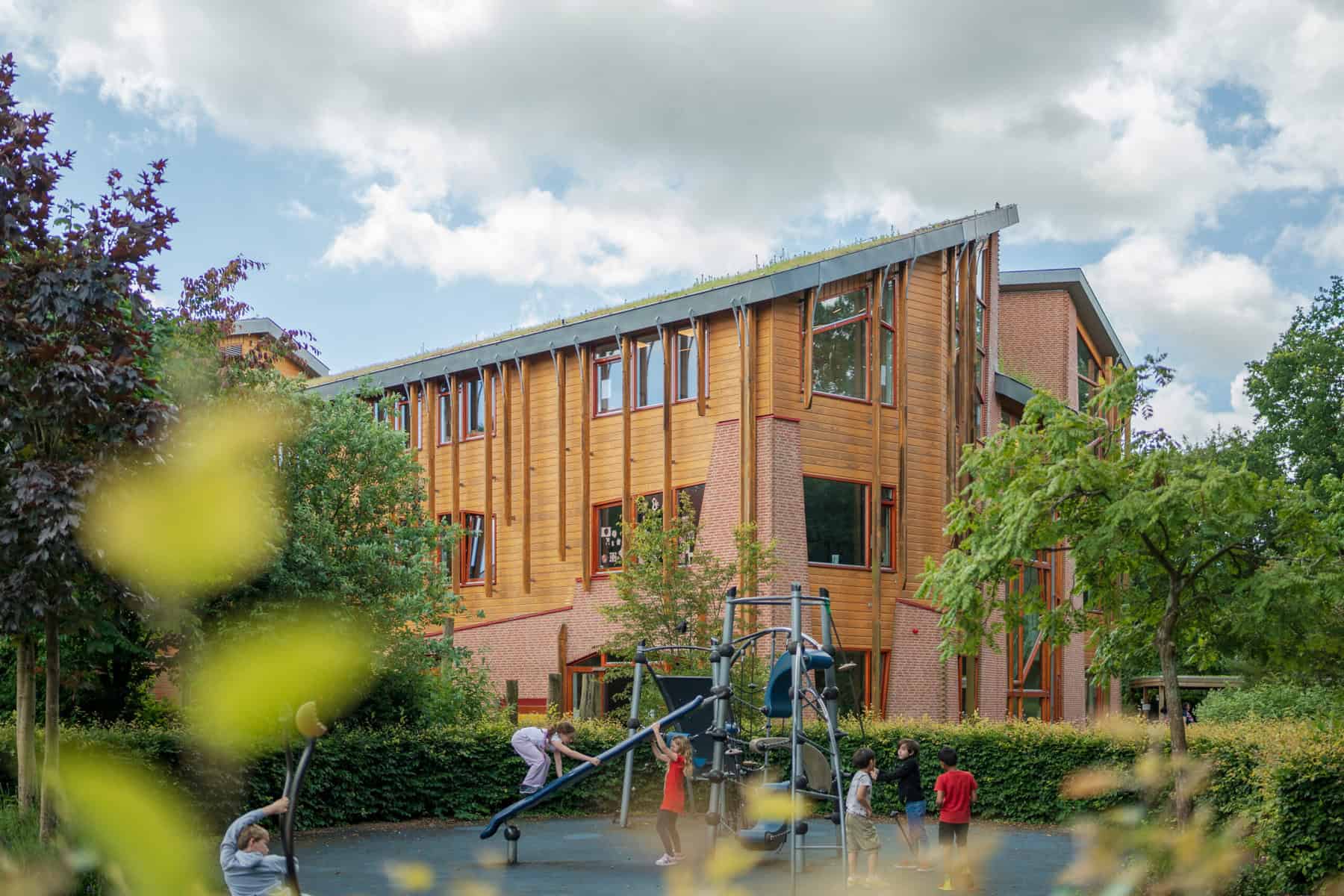 international-school-of-amsterdam-exterior