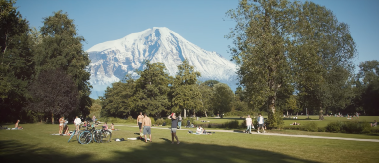 What would Amsterdam look like if it had mountains? (video inside!)