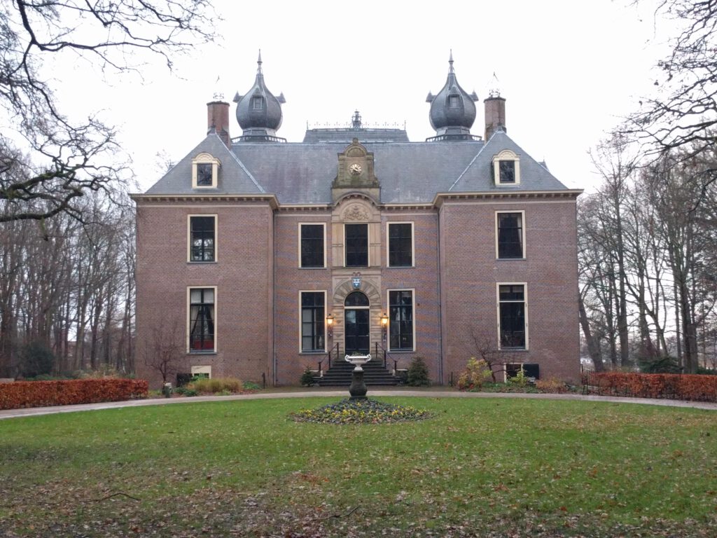 exterior-of-castle-oud-poelgeest