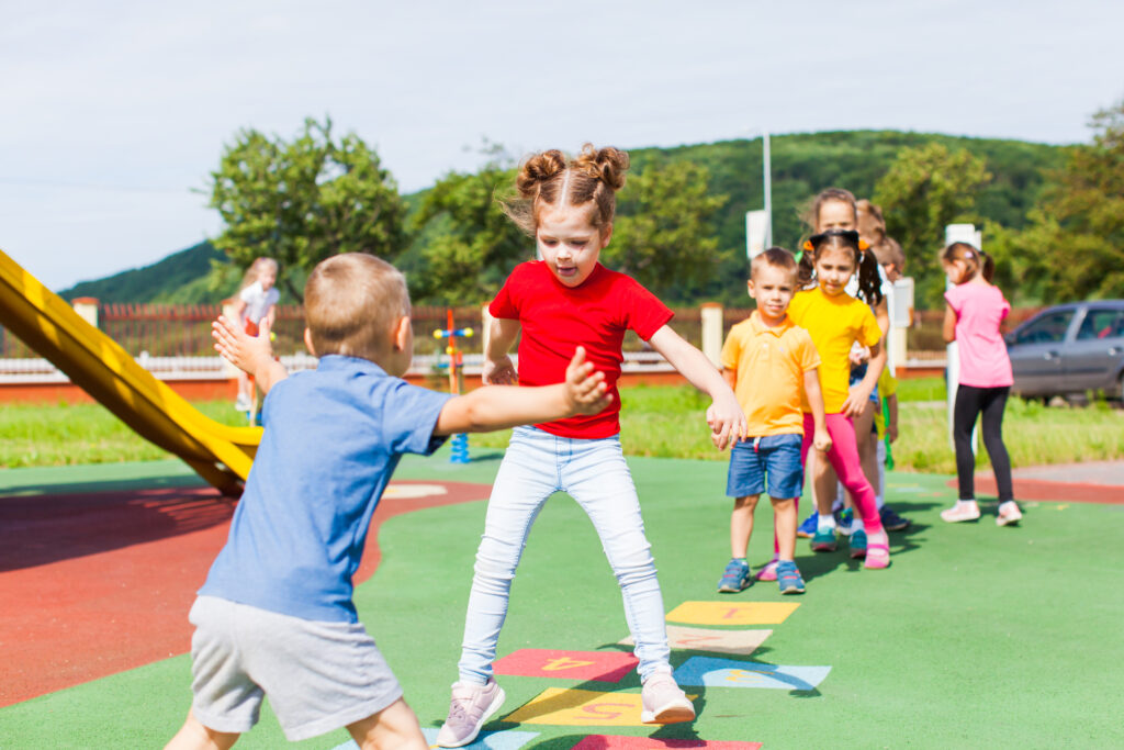 Kids-playing-hopscotch-at-a-dutch-preschool