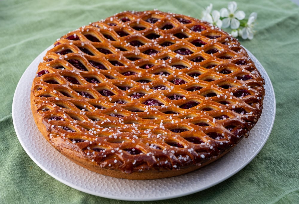 Limburg-cherry-filled-pie-sweet-treat