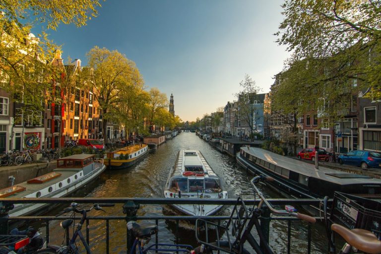 Voting in the Amsterdam municipal elections of 2018: What’s it all about?