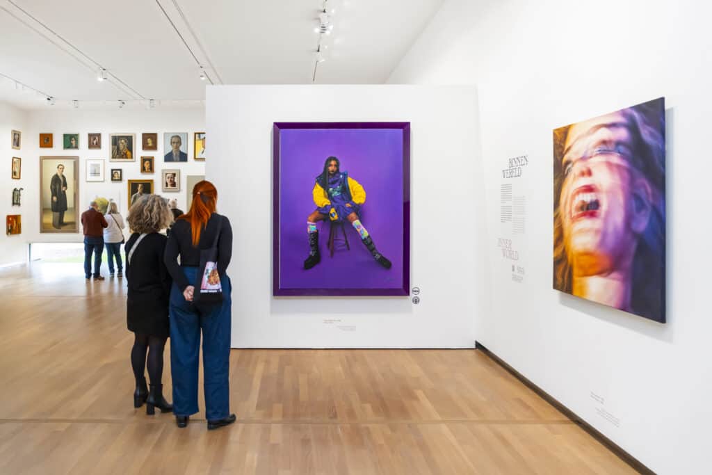 Museu-MAIS-galeria-interior-realismo-moderno