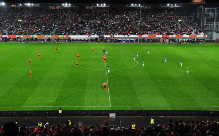 Packed football stadiums? Relaxation of coronavirus rules to allow for full capacity