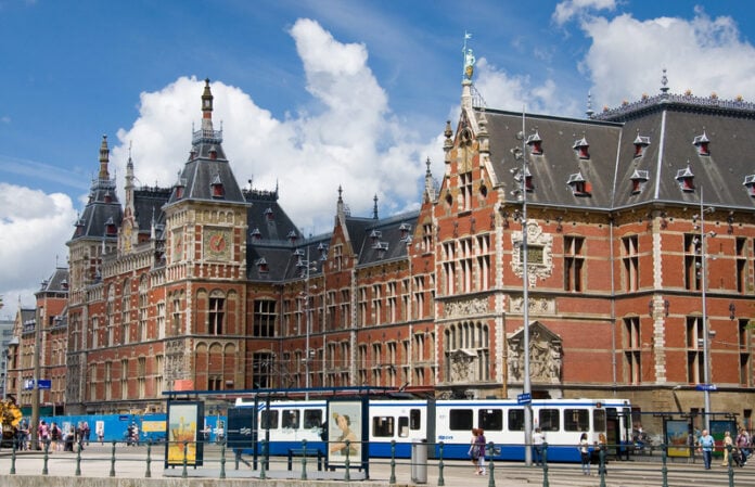photo-of-outside-of-Amsterdam-centraal-Netherlands