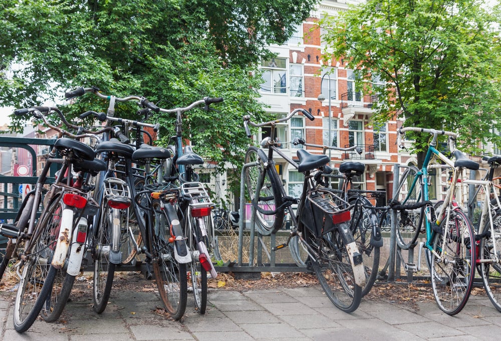Old-bikes-parked-messily-in-Dutch-cities