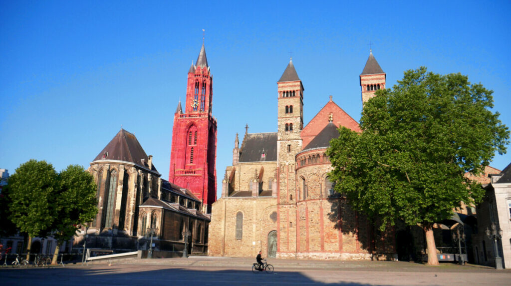 what-to-see-in-maastricht-vrijtof-churches