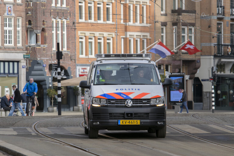 Two tourists shot in the centre of Amsterdam, shooters still on the run