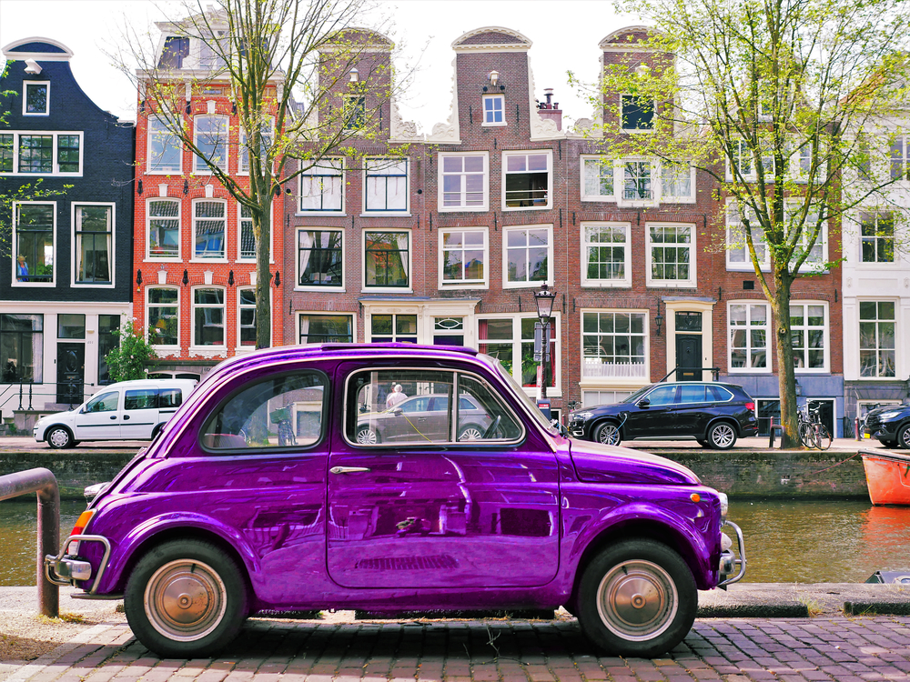 purple-car-in-amsterdam