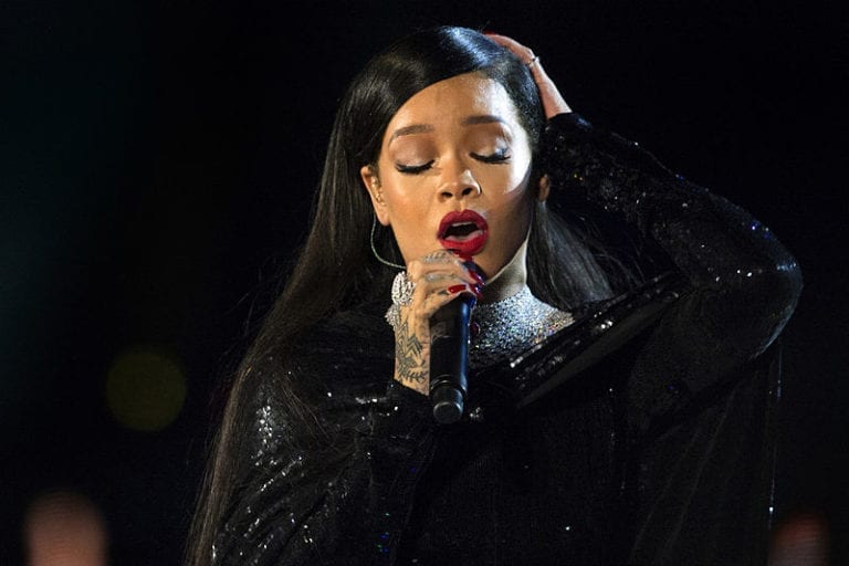 Rihanna tweets Rutte for a 100 million donation to charity