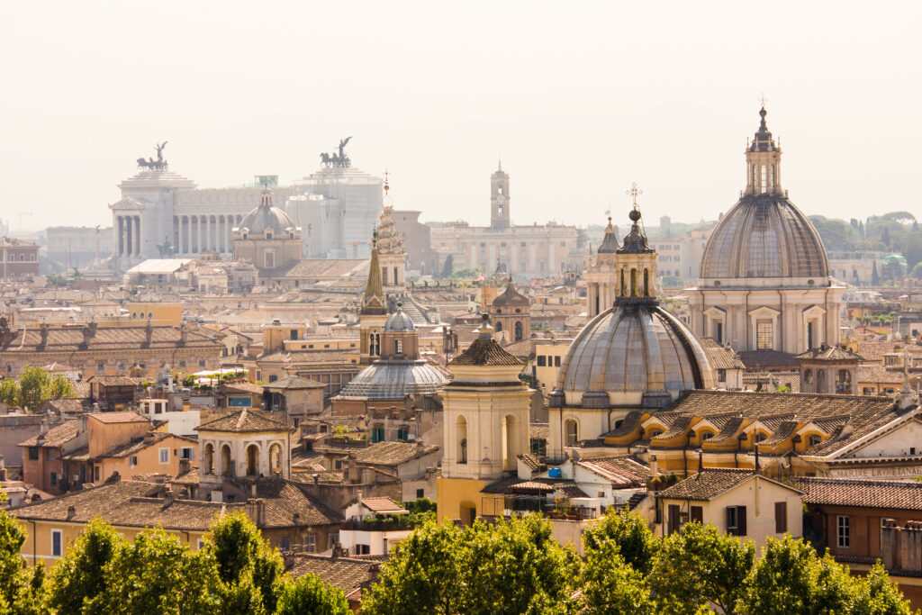 Rome overview with monument and several domes, reachable by international trains from the Netherlands