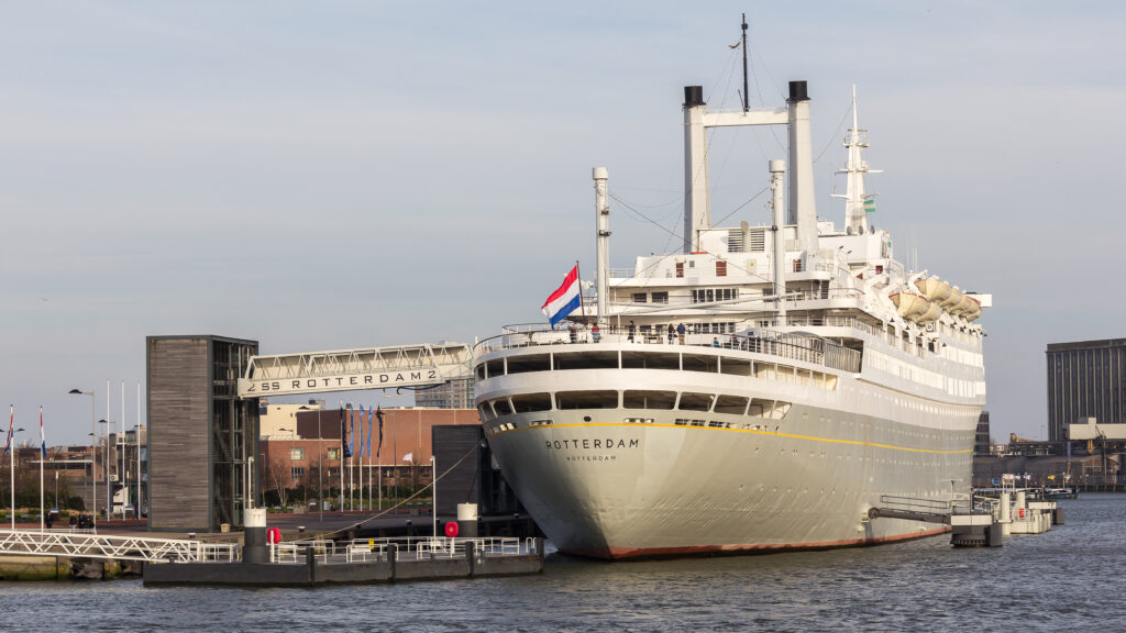 Photo-of-the-SS-rotterdam-cruise-ship