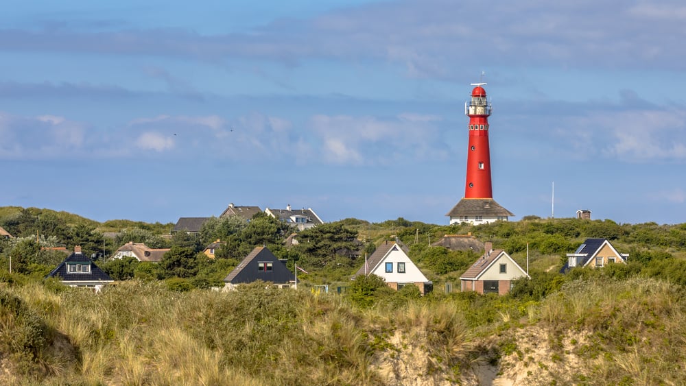 sunny-day-lighthouse-and-houses-on-Schiermonnikoog-Wadden-Islands-the-Netherlands