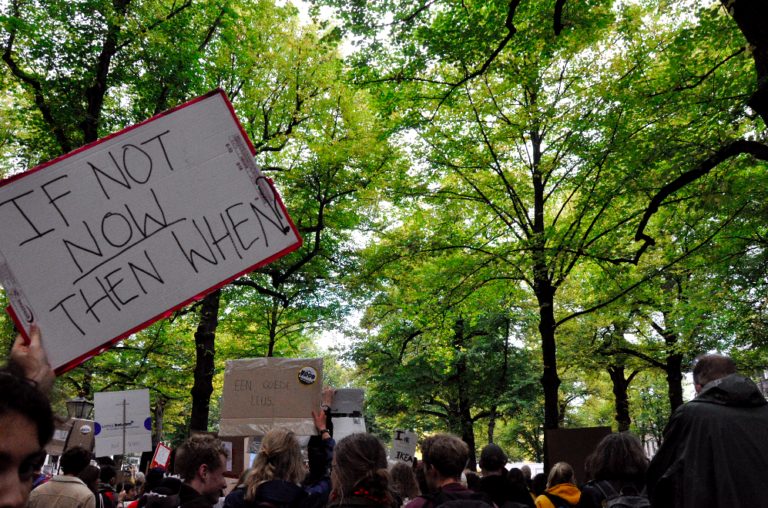 Up to 25,000 people at climate strike in The Hague today